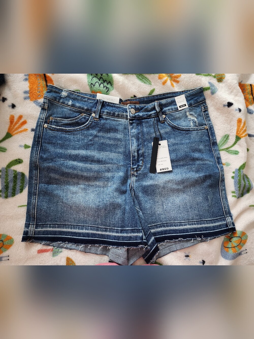 JUDY BLUE WOMEN'S DENIM SHORTS - Blue Jean Casual Cut. New With Tags. 1XL.